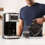 Cafetera Programable Oster BVSTDC4403 de 12Tazas Pantalla Táctil - Imagen 5