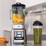 Licuadora Oster BLSTTDGNBG 2Lts Xpert Tecnología Active Sense con Blend-N-Go - Imagen 4